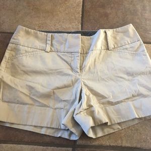 KHAKI SHORTS